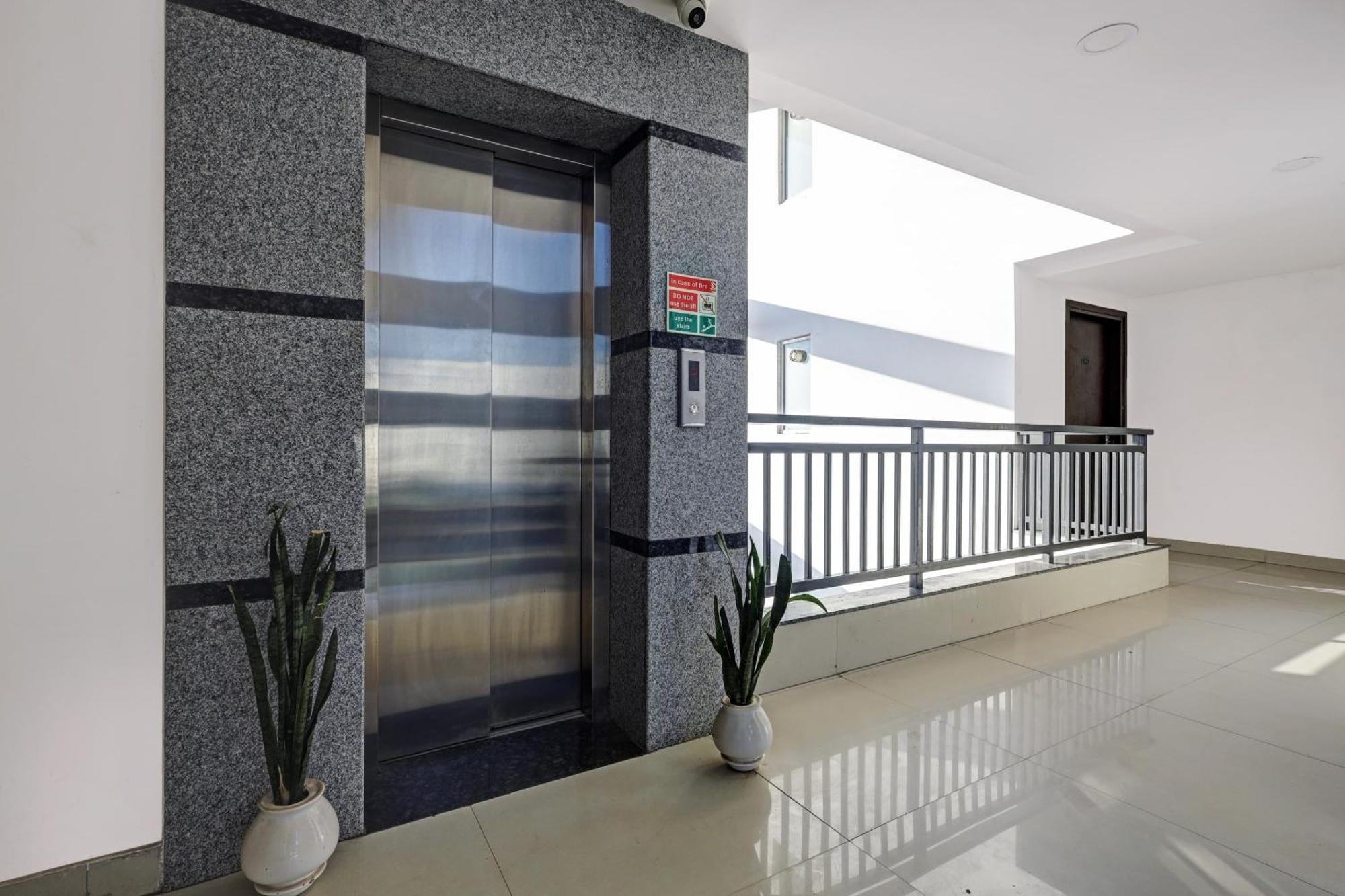 Super Townhouse Tipsyy Near Bestech Central Square Mall Gurgaon Zewnętrze zdjęcie