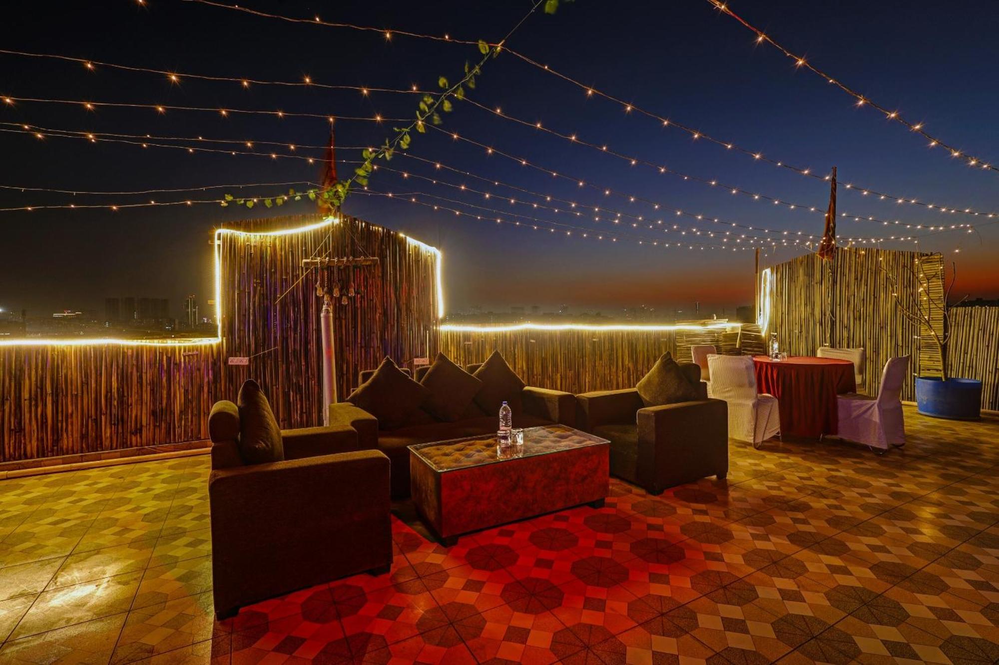 Super Townhouse Tipsyy Near Bestech Central Square Mall Gurgaon Zewnętrze zdjęcie