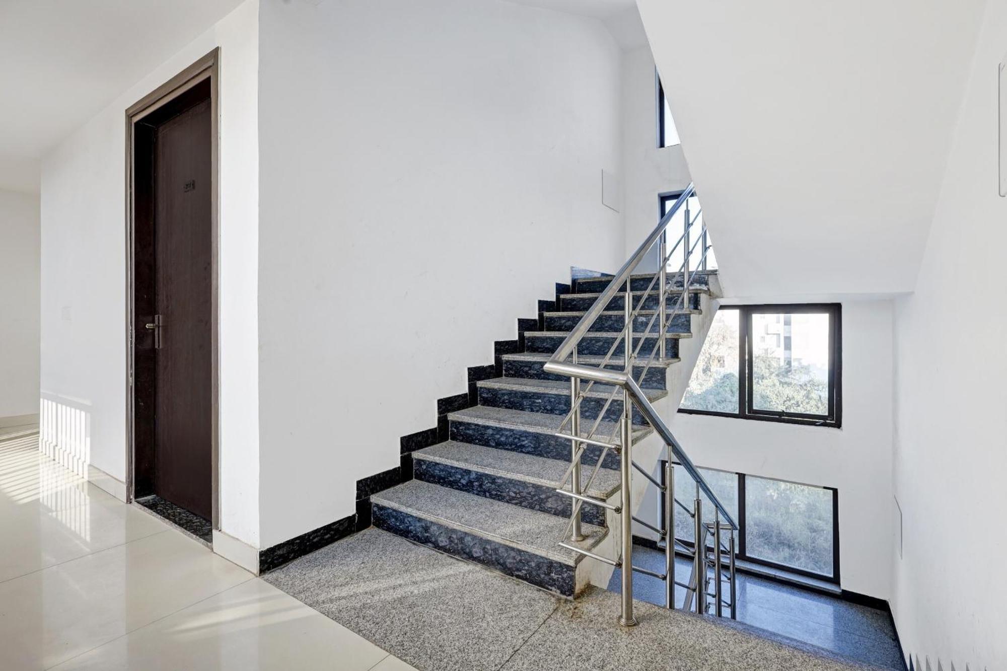 Super Townhouse Tipsyy Near Bestech Central Square Mall Gurgaon Zewnętrze zdjęcie